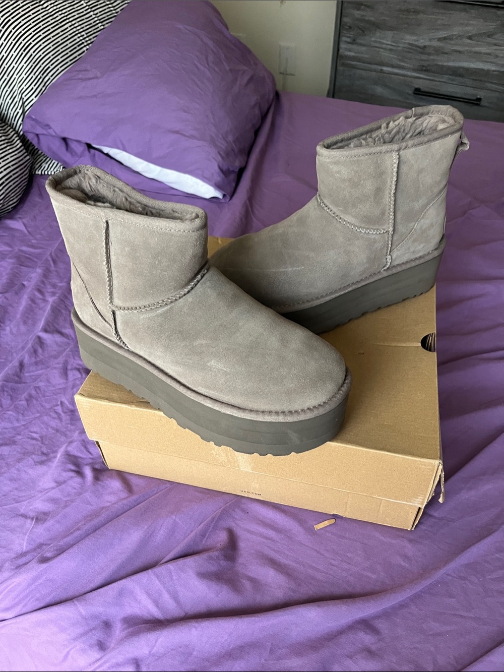 UGG Classic Mini Platform Boots Gray – Women’s Size 8